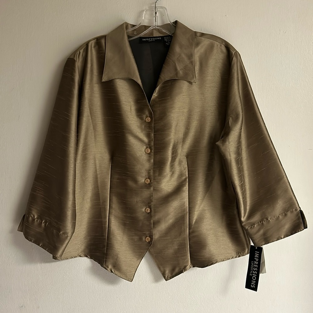 #048 NWT Impressions Top